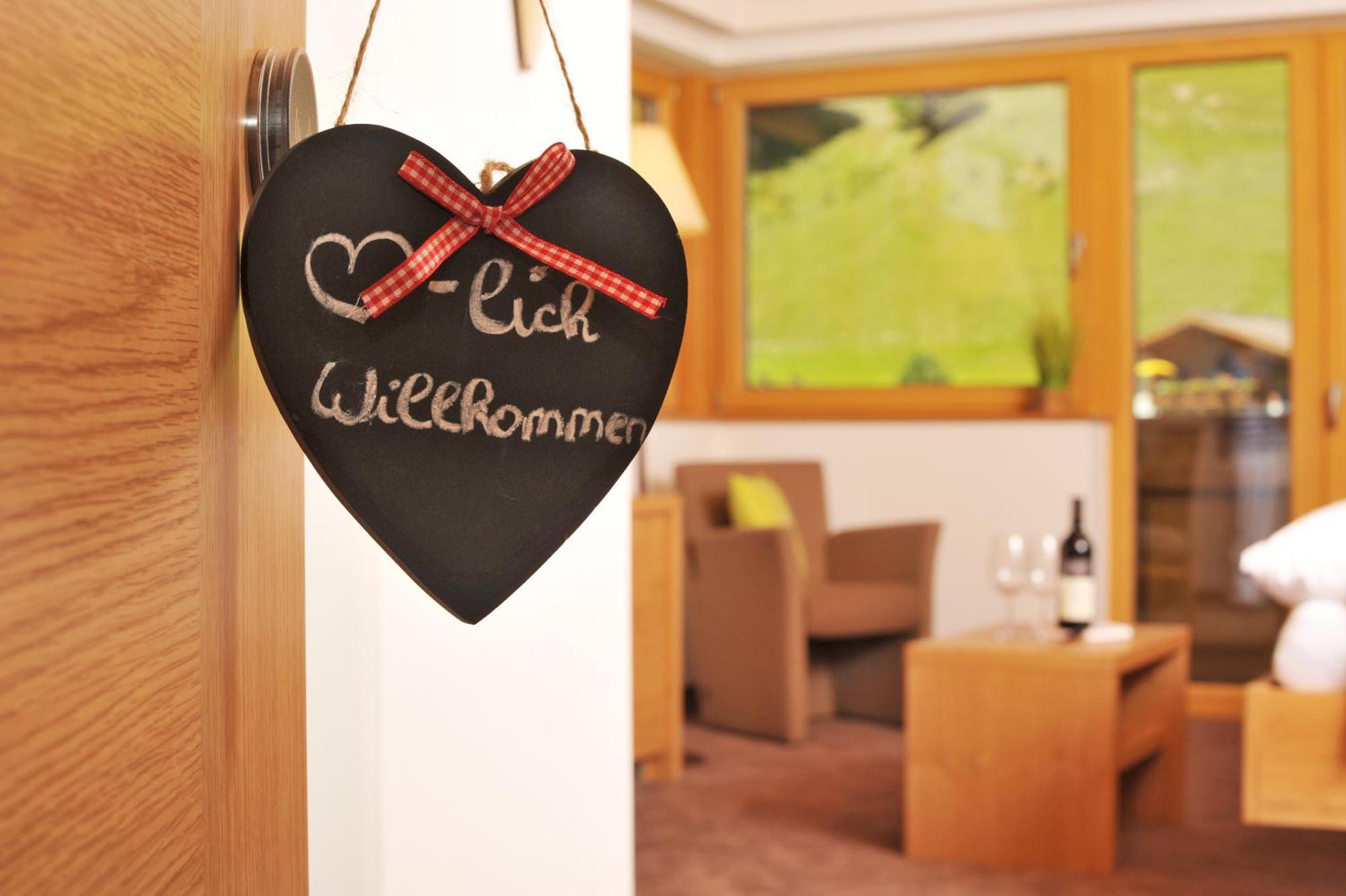 Hotel Barbarahof Saalbach, Inkl Jokercard Экстерьер фото